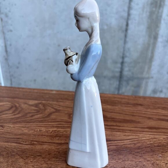 Porcelain Pheasant Lady Holding A Jug Good Condition - Picture 4 of 9